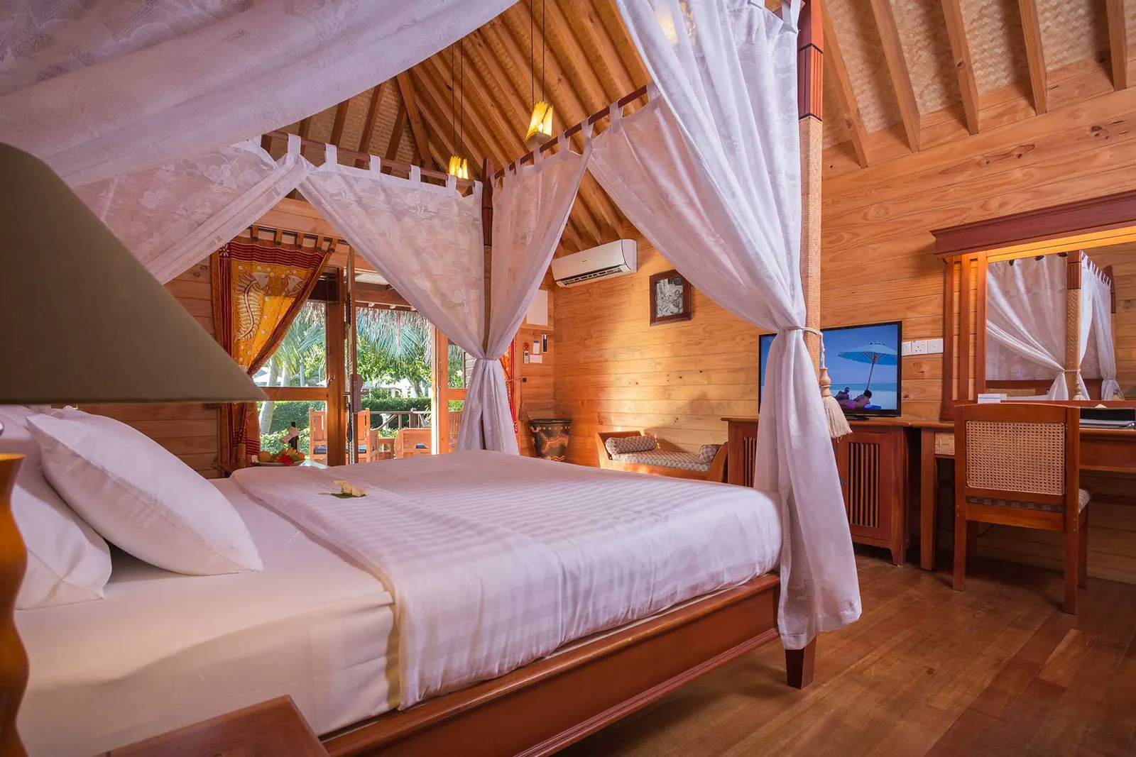 Bandos Resort Maldives thumbnail 21