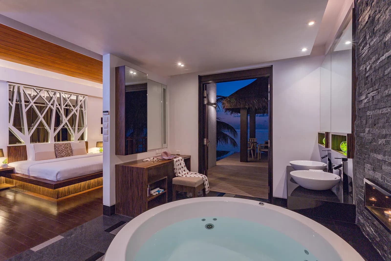 Bandos Resort Maldives thumbnail 31