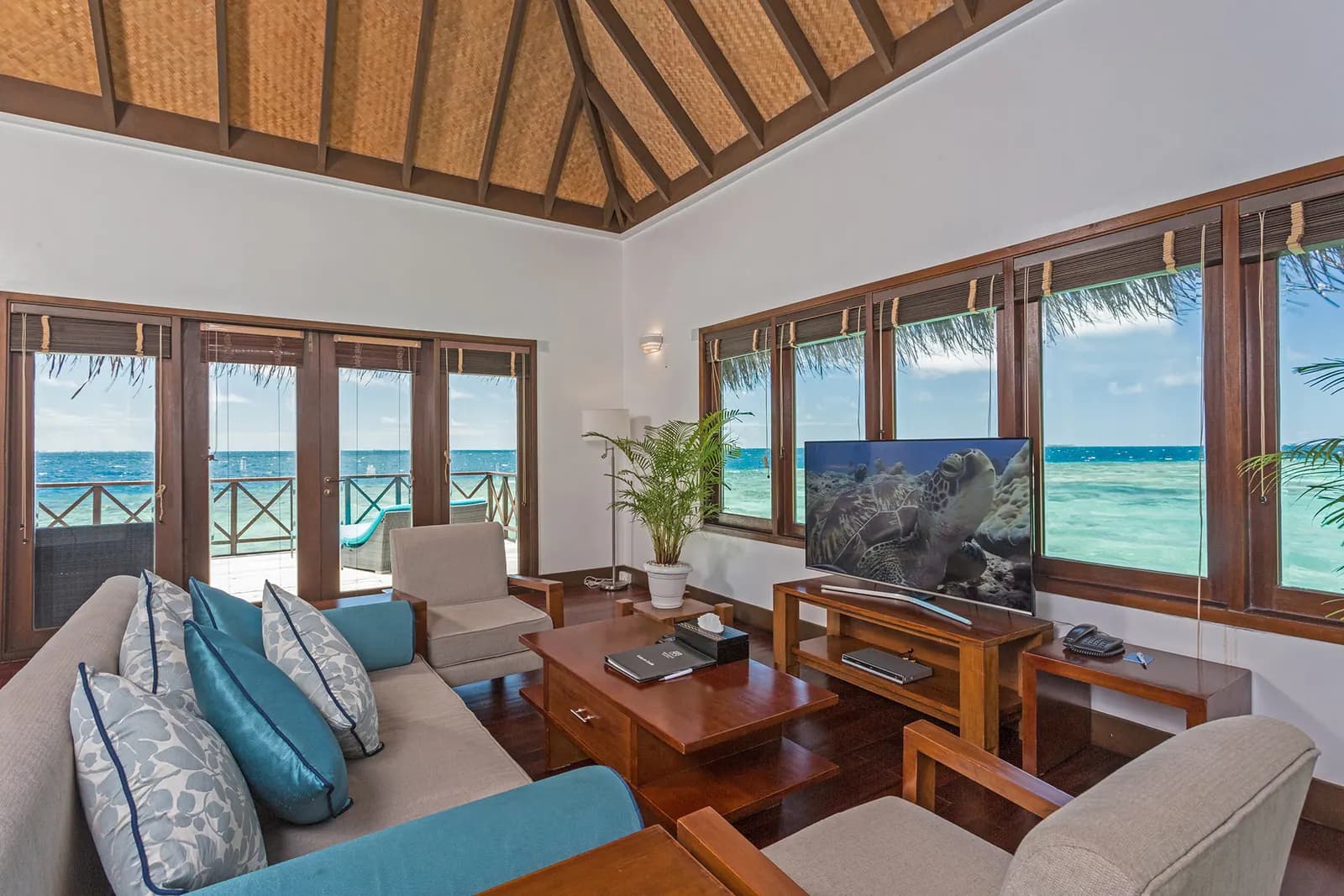 Bandos Resort Maldives thumbnail 33