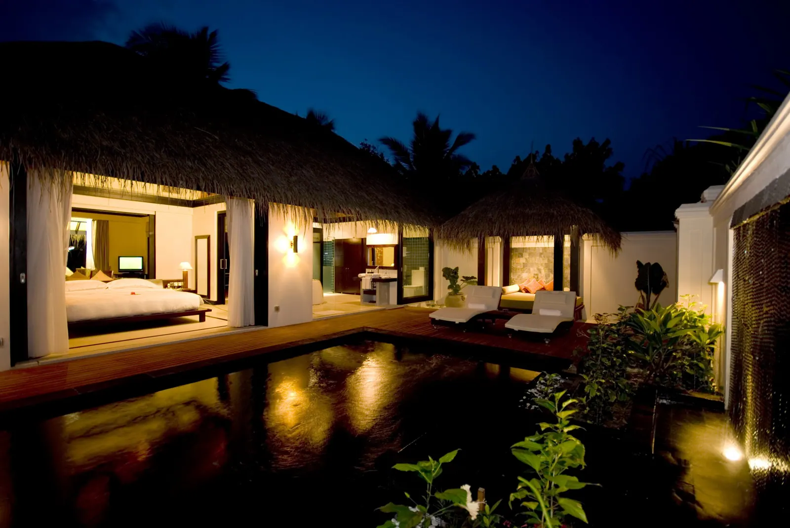Beach House Hilton, Maldives thumbnail 6