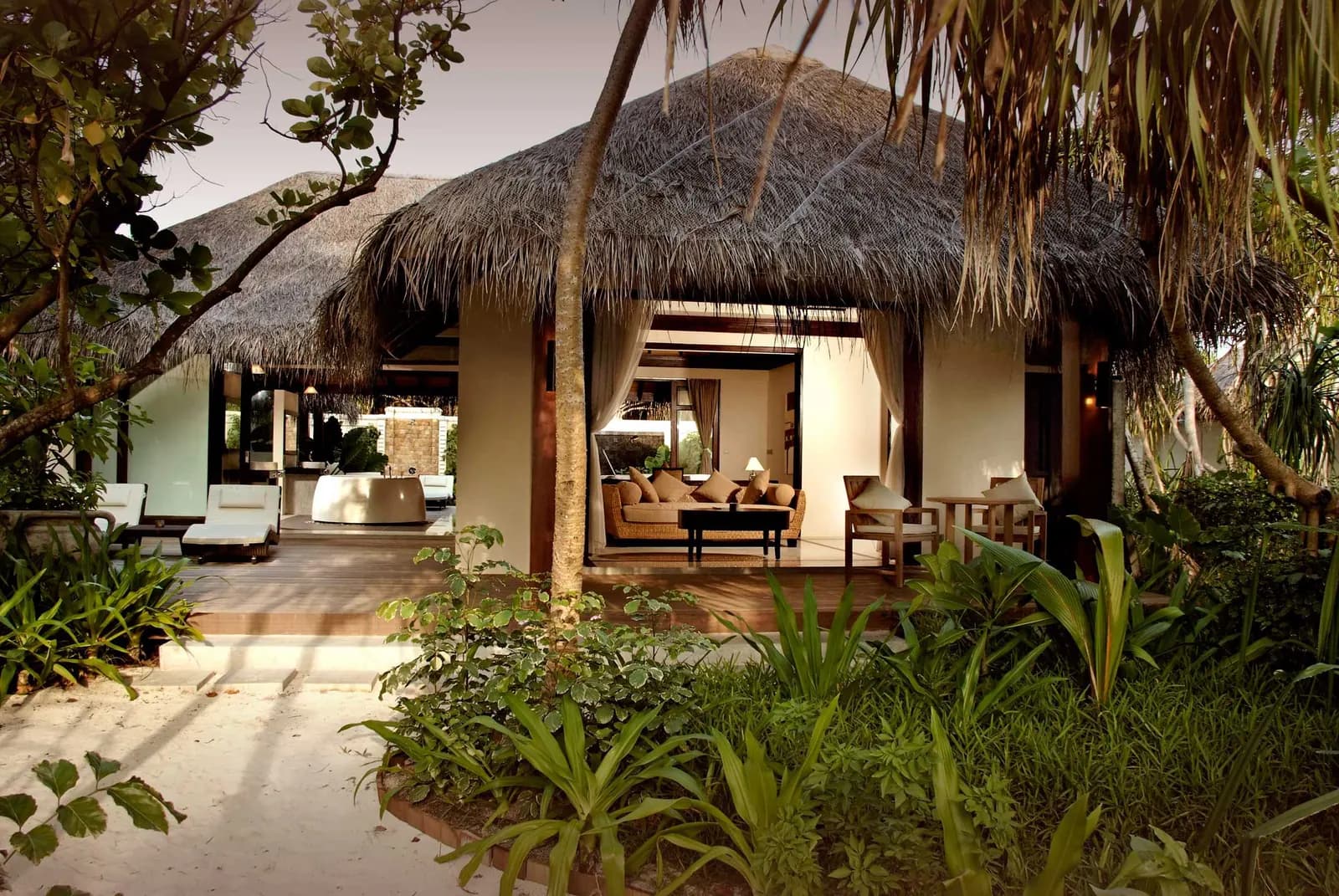 Beach House Hilton, Maldives thumbnail 8
