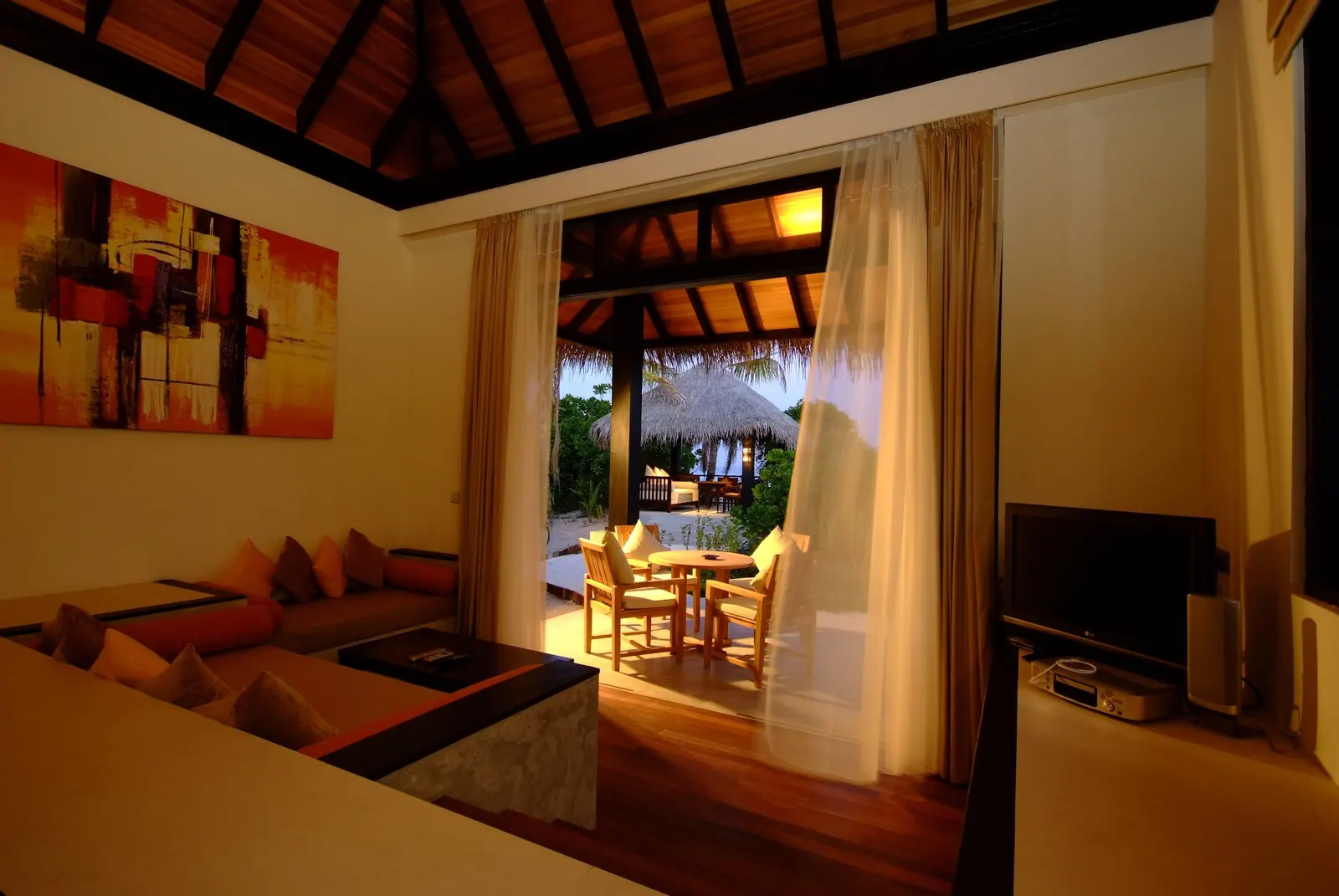 Beach House Hilton, Maldives thumbnail 11