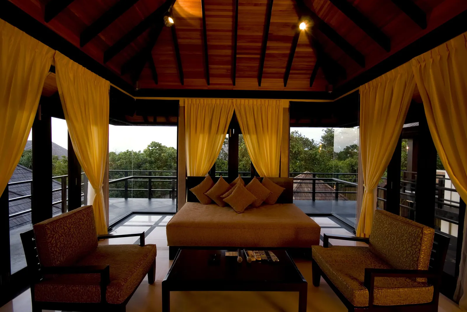 Beach House Hilton, Maldives thumbnail 18