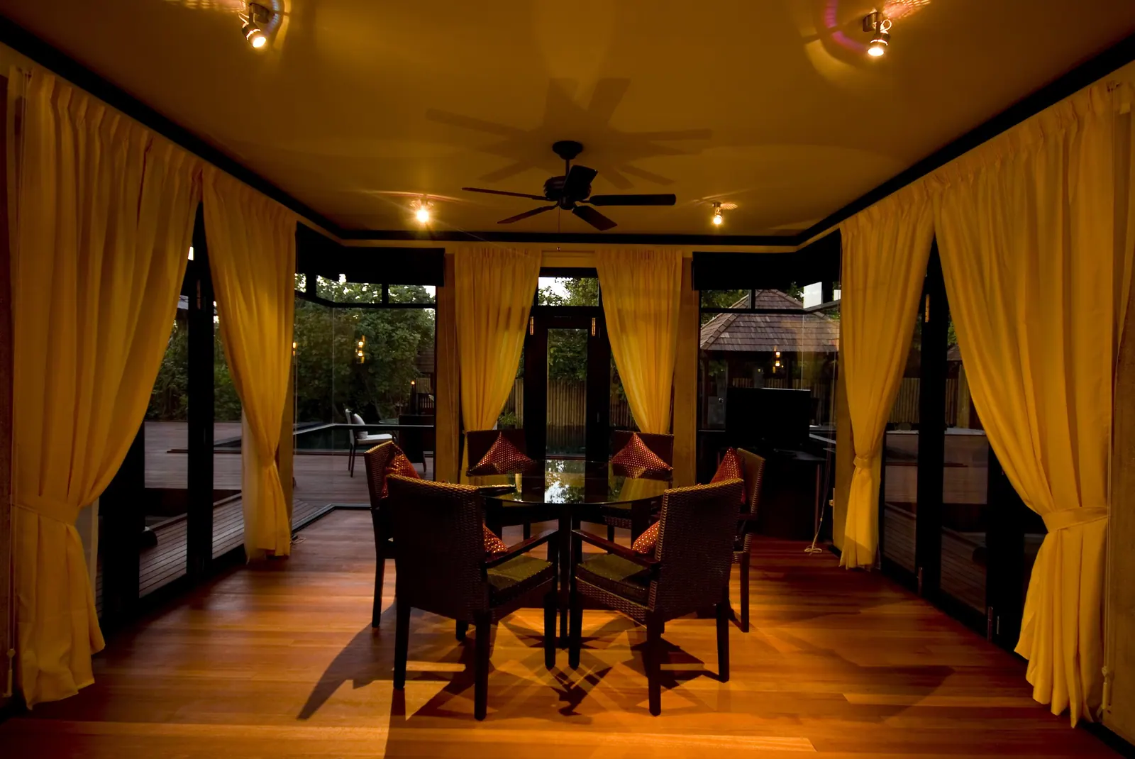 Beach House Hilton, Maldives thumbnail 19