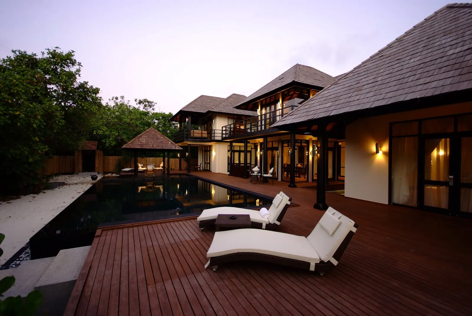 Beach House Hilton, Maldives thumbnail 20