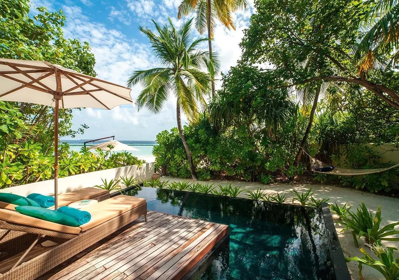 Halaveli Resort Maldives thumbnail 2