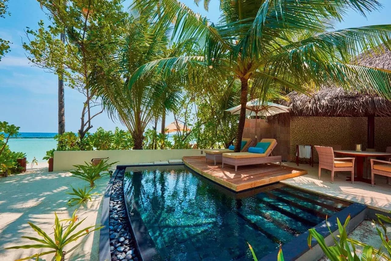 Halaveli Resort Maldives thumbnail 3