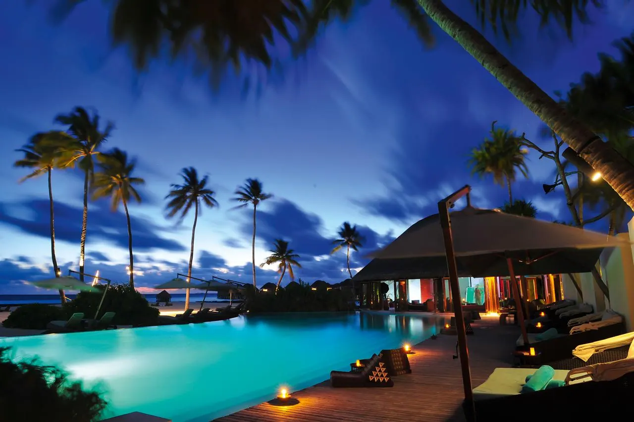 Halaveli Resort Maldives thumbnail 10