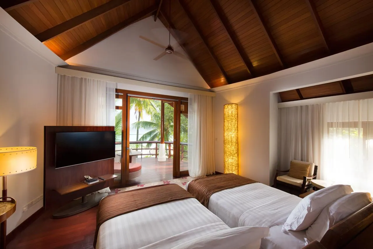 Halaveli Resort Maldives thumbnail 13