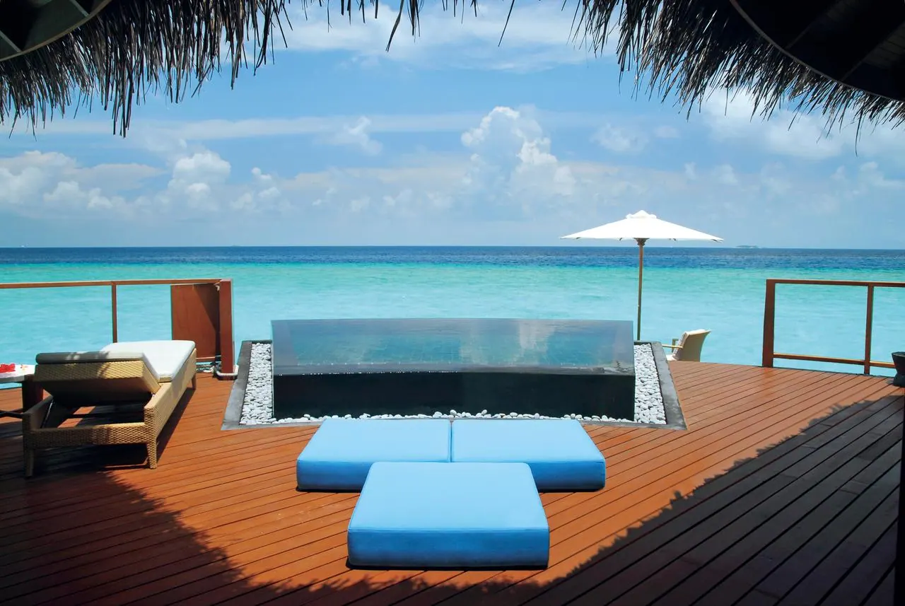 Halaveli Resort Maldives thumbnail 14