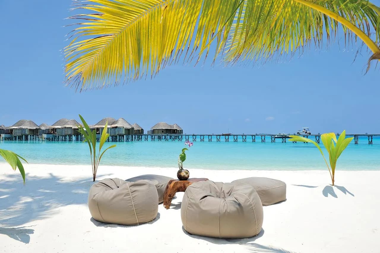 Halaveli Resort Maldives thumbnail 16