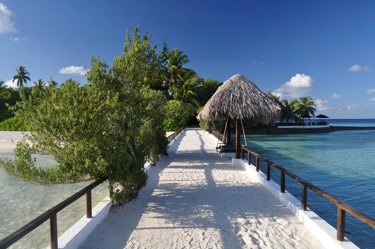 Makunudu Resort Maldives thumbnail 10