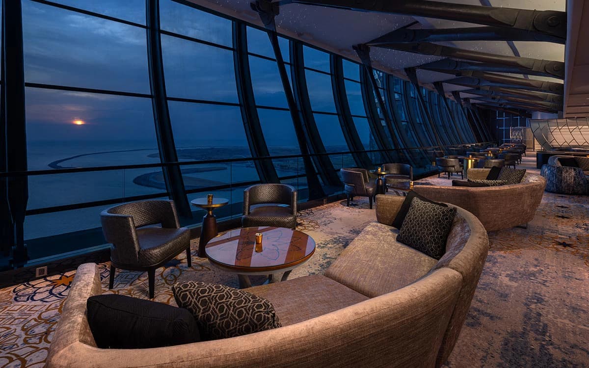 Contract Furniture for Luxury Hotel Public Areas: Lessons from ITC Ratnadipa - Image 1