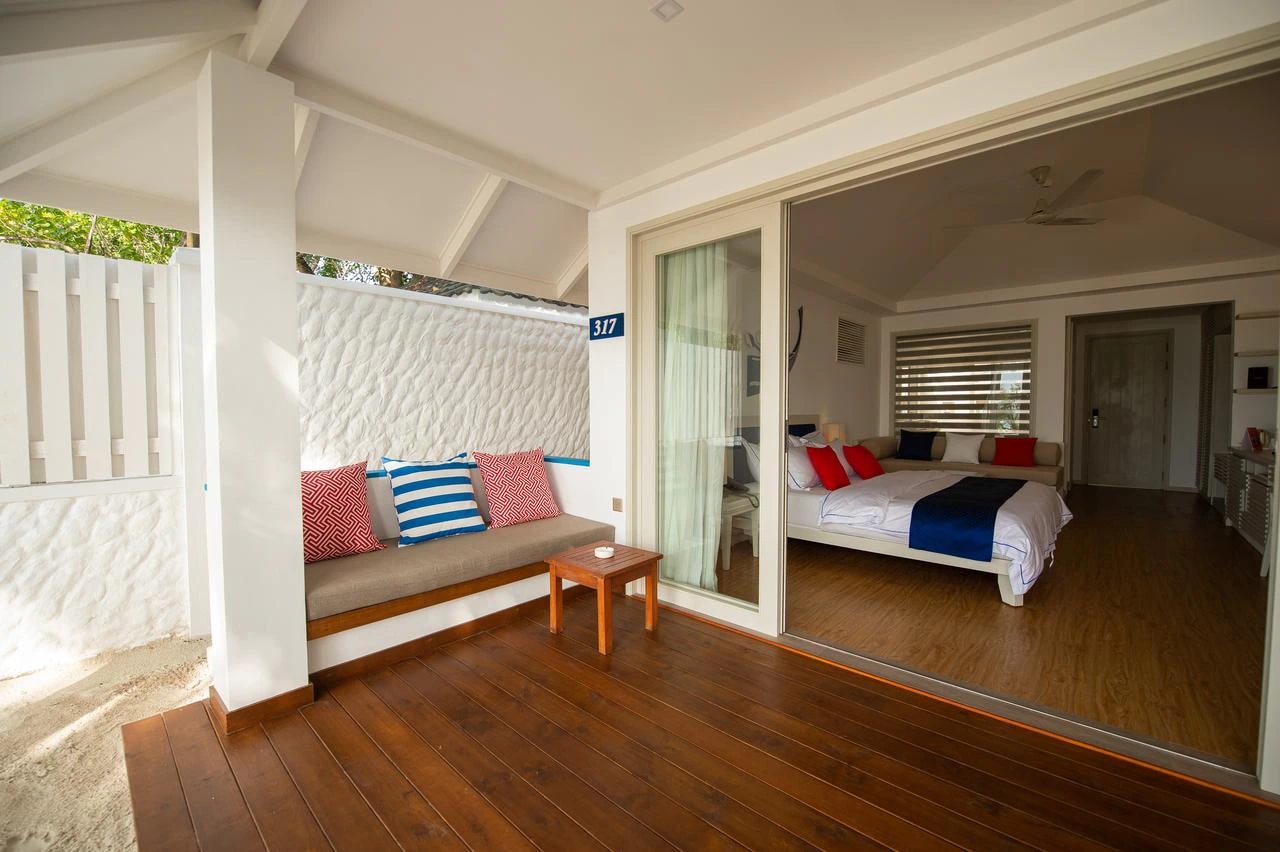 Paradise Resort Maldives furniture project by Starwood Furniture